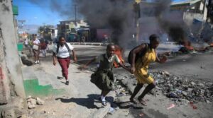 EU pidió a sus ciudadanos salir inmediatamente de Haití