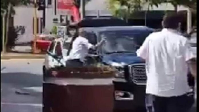 Turistas fueron atacados por taxistas tras confundirlos con Uber en Cancún