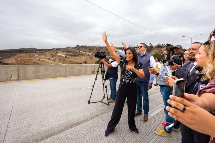 Alcaldesa Montserrat Caballero inaugura obra