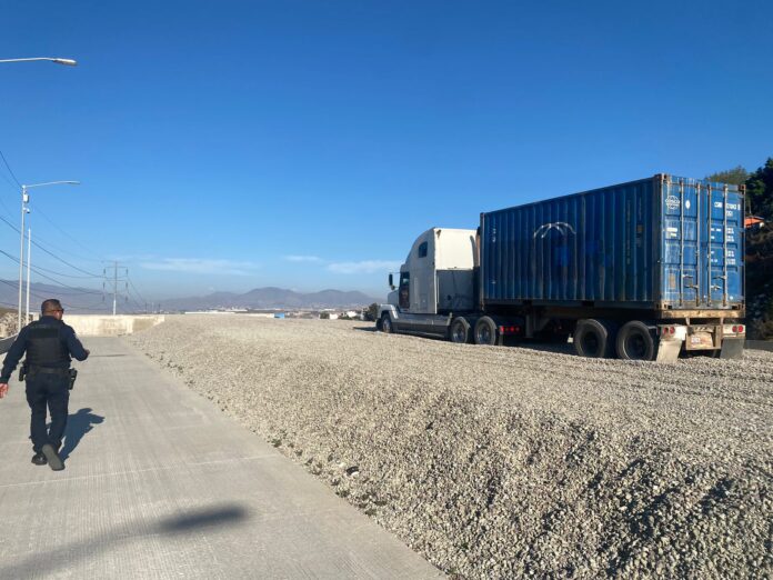 Camión utilizó la rampa de frenado en Tijuana