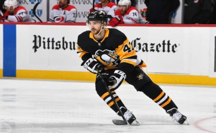 Muere jugador de hockey por corte en el cuello con patín