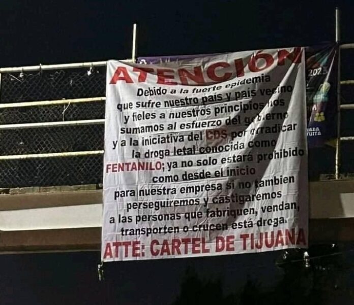 Narcomantas en Baja California con el mismo mensaje