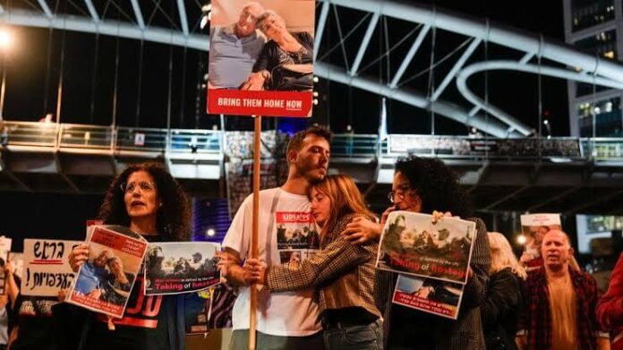 Hamas e Israel intercambian prisioneros, comienza la tregua Hamas e Israel intercambian prisioneros, comienza la tregua