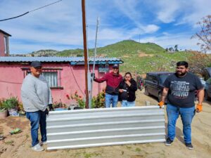 Entrega Román Cota materiales para vivienda 