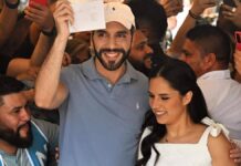 Nayib Bukele es reelecto como presidente en El Salvador. Nayib Bukele votando
