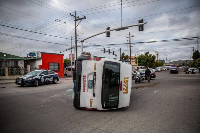 Chocan a taxista en Tijuana Chocan a taxista en Tijuana