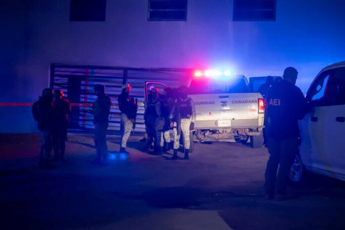 Encuentran 5 cuerpo en camioneta en Tijuana