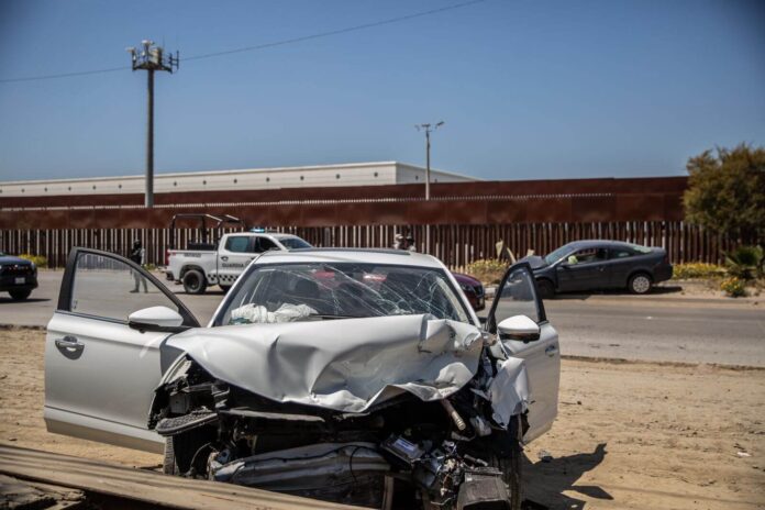 Fuerte accidente en carretera aeropuerto de Tijuana Fuerte accidente en carretera aeropuerto de Tijuana