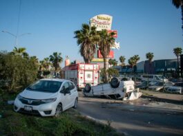 Fuerte volcadura deja lesionados en Vía Rápida de Tijuana
