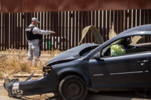 Guardia Nacional en accidente en carretera aeropuerto de Tijuana