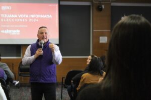 Miguel Ángel Badiola expuso antes jóvenes de la Ibero
