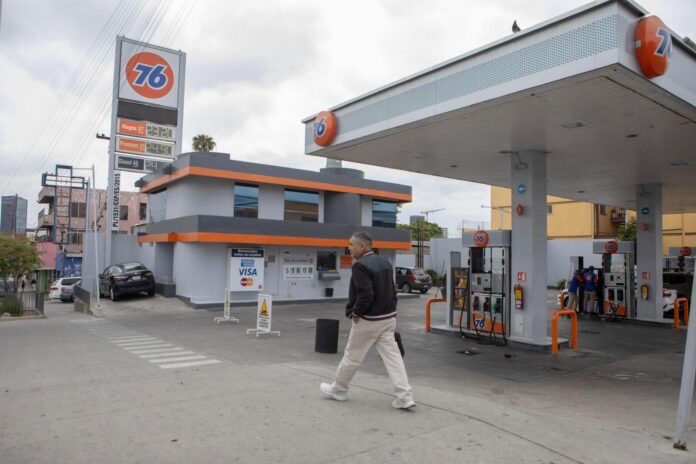 Gasolinera sin combustible en Baja California Gasolinera sin combustible en Baja California