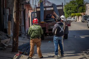 Hombre cayó de tercer piso tras recibir descarga eléctrica en la ciudad de Tijuana