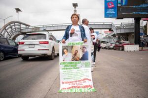 Protesta en la garita de San Ysidro por desaparecidos