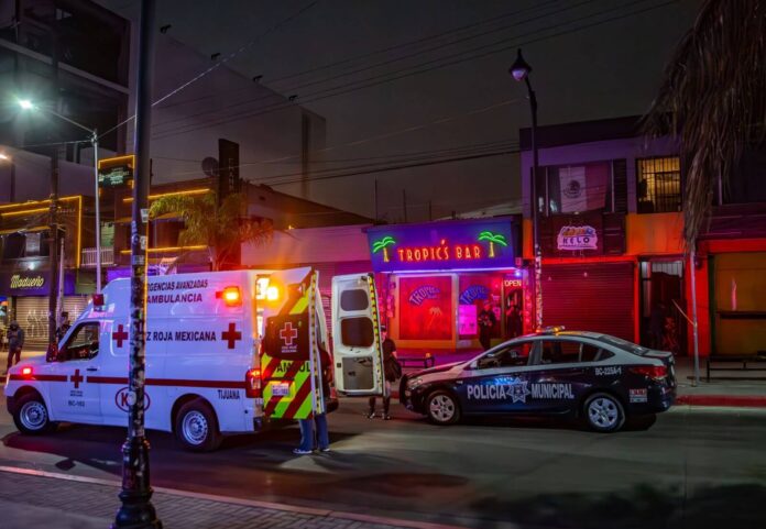 Balean a guardia del “Tropics Bar” en Tijuana