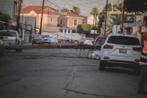 Cayeron transformadores dejando sin energía a mexicalenses