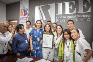 Claudia Agatón recibió su constancia de mayoría como alcaldesa electa de Ensenada