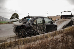 Conductor se impacta y abandona su vehículo en Tijuana