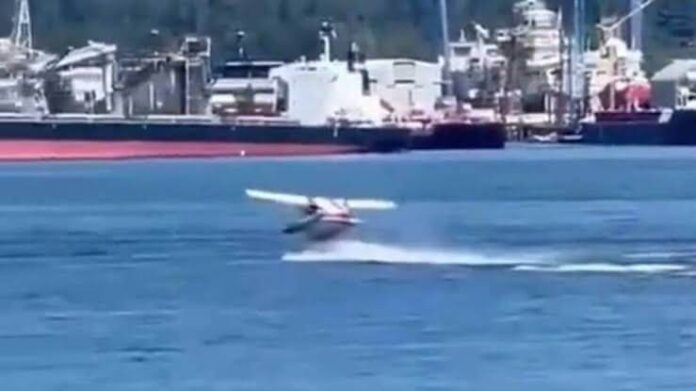 Hidroavión choca con bote en Canadá