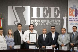 Ismael Burgueño recibió su constancia de mayoría como alcalde electo de Tijuana