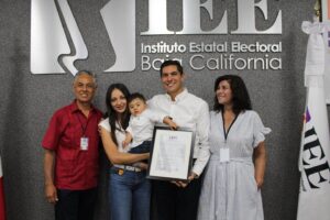 Román Cota recibió su constancia de mayoría como alcalde de Tecate