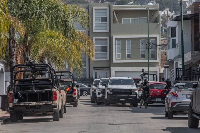 Tras fuerte operativo catean vivienda en lujoso fraccionamiento de Tijuana
