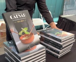Conmemoran 100 años de la Ensalada Caesar en Tijuana