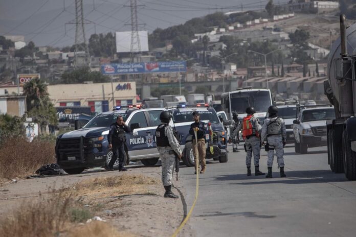 Dejan restos humanos en bulevar 2000