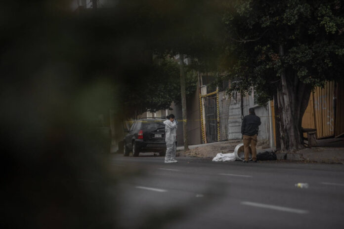 Encontraron dos cuerpos entambados en bulevar Fundadores de Tijuana Encontraron dos cuerpos entambados en bulevar Fundadores de Tijuana