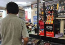 Clientes BBVA ya pueden hacer retiros de dinero sin tarjeta en Oxxo. Clientes BBVA ya pueden hacer retiros de dinero sin tarjeta en Oxxo