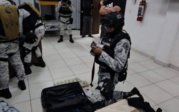 Detienen a elementos de la Guardia Nacional con miles de dólares en efectivo y armas