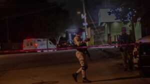 Escena del crimen de noche en Tijuana