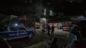 Tres personas murieron en ataque armado en una tienda de abarrotes