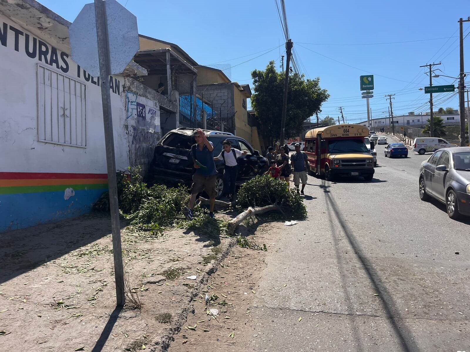 Atropellaron a tres estudiantes y un adulto cerca de secundaria en Tijuana