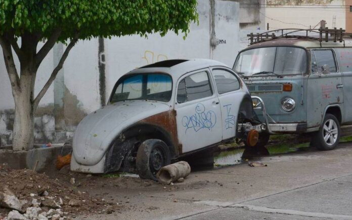 Autos abandonados en las calles