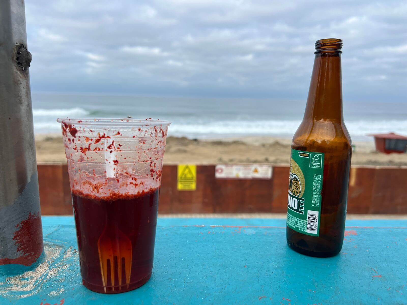 Basura en malecón de Playas de Tijuana