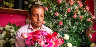 La calle de las flores en Tijuana, un lugar de tradición en el centro de la ciudad. Florería en Tijuana