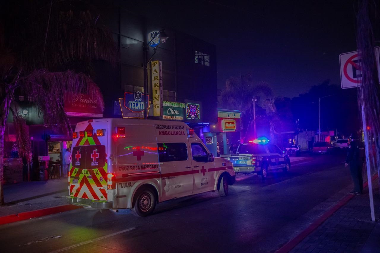 Operativo nocturno en calle sexta de Tijuana