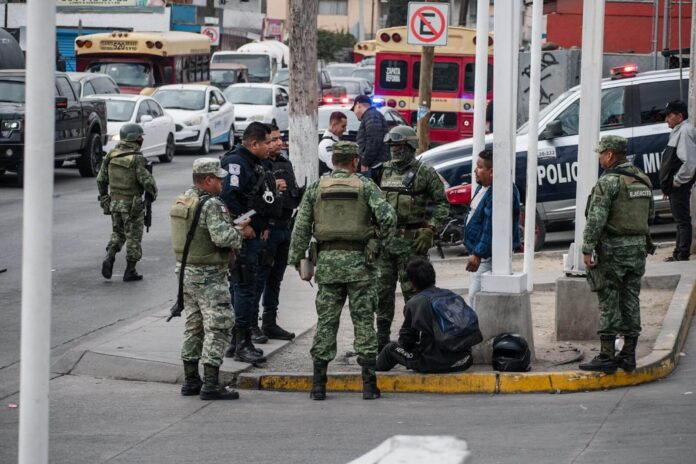 Se registra choque entre motociclista y unidad del Ejército en Tijuana Se registra choque entre motociclista y unidad del Ejército en Tijuana