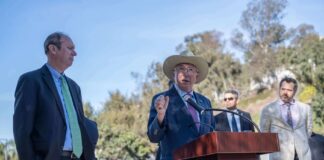 Ken Salazar, embajador de Estados Unidos en México, visitó Tijuana.