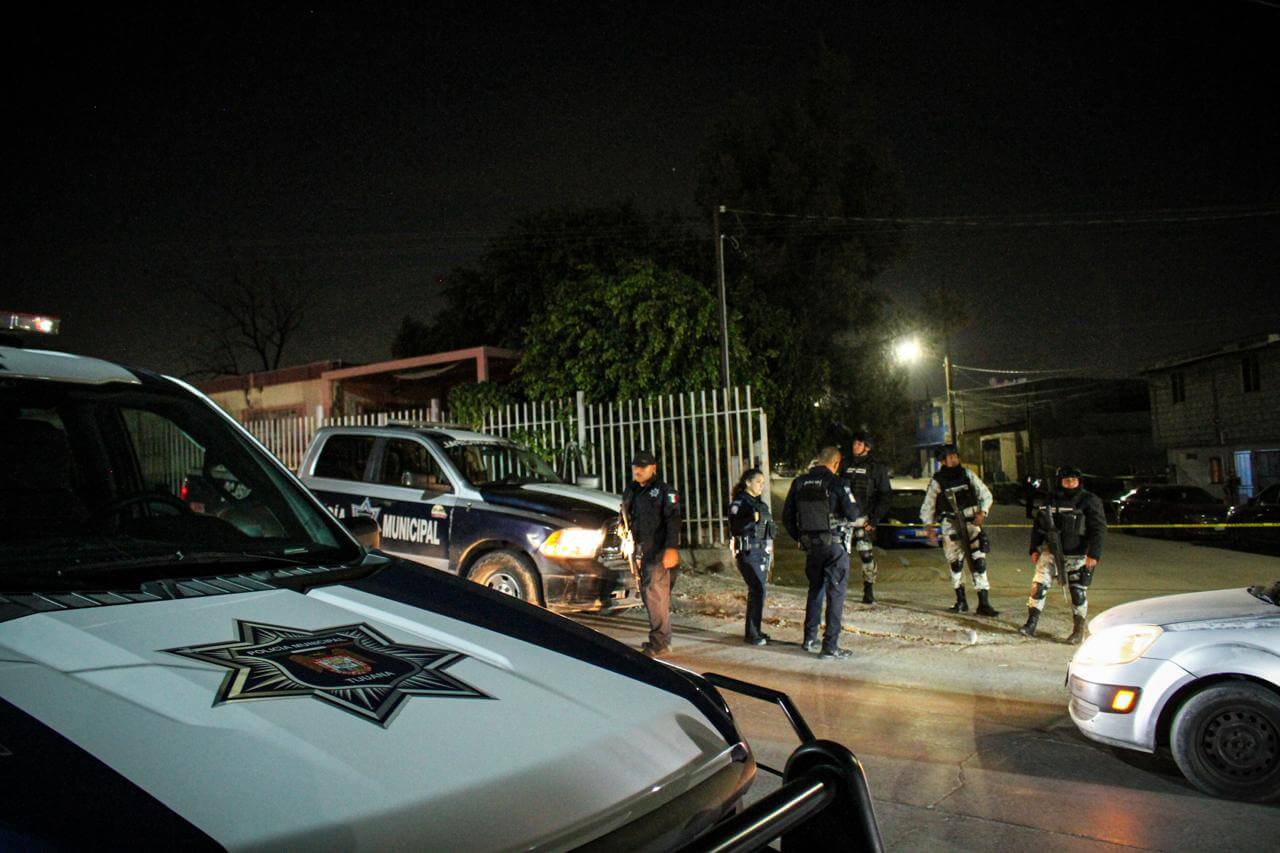 Taquero asesinó a mujeres con cuchillo en Tijuana y la Policía lo abatió.