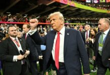Donald Trump asistió al Super Bowl y recibió abucheos del público.
