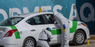 Mujer fue asesinada a bordo de un taxi afuera del Oxxo de San Marino en Tijuana.