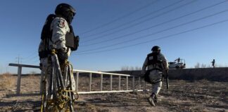 Decomisaron escaleras y sogas utilizadas para cruzar el muro fronterizo en Ciudad Juárez.