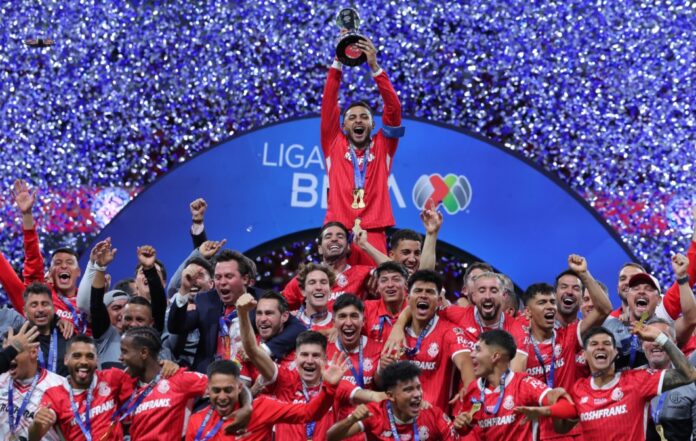 Toluca campeón .