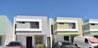 Protección Civil retiró sellos de riesgo en 28 casas de Santa Fe en Tijuana.