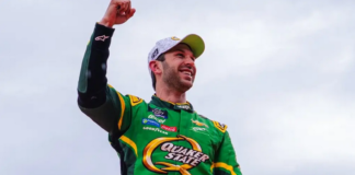 Daniel Suárez hace historia con épica victoria en NASCAR Xfinity Series.