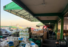 Detienen a dos hombres por extorsión en la Central de Abastos de Tijuana.