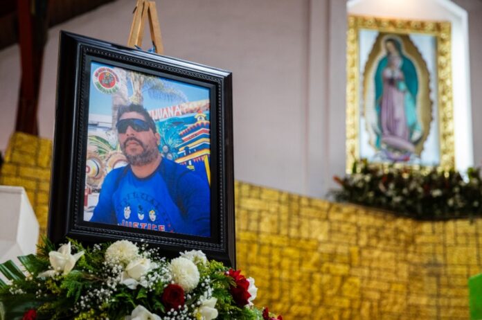 Despiden a fotografo del burro cebra .