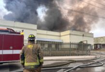 Incendio consumió un almacén de medicamentos de la Secretaría de Salud en Tijuana.